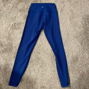 Lulu train leggings. Size 6. 25 inch. No flaws.